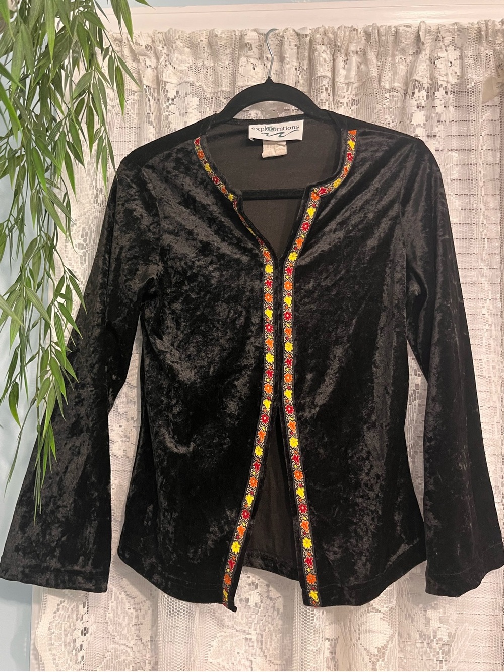 VNTG Y2K Women’s 70s inspired top